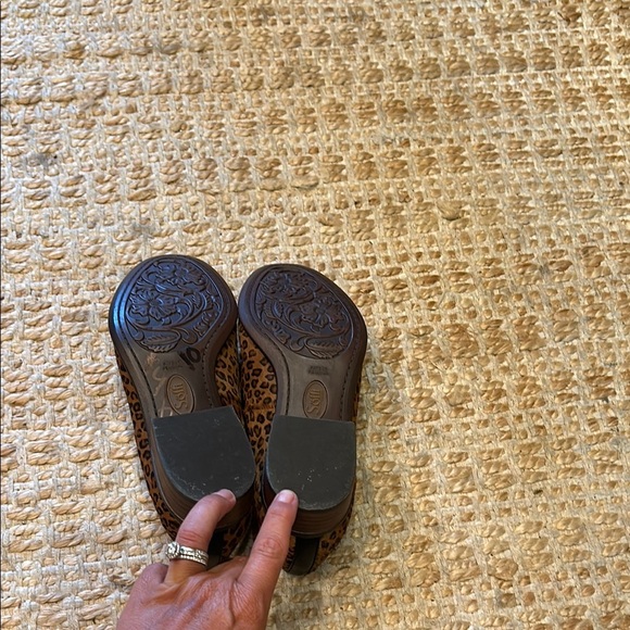 Softt Leopard Print Women’s Loafers - Picture 6 of 6